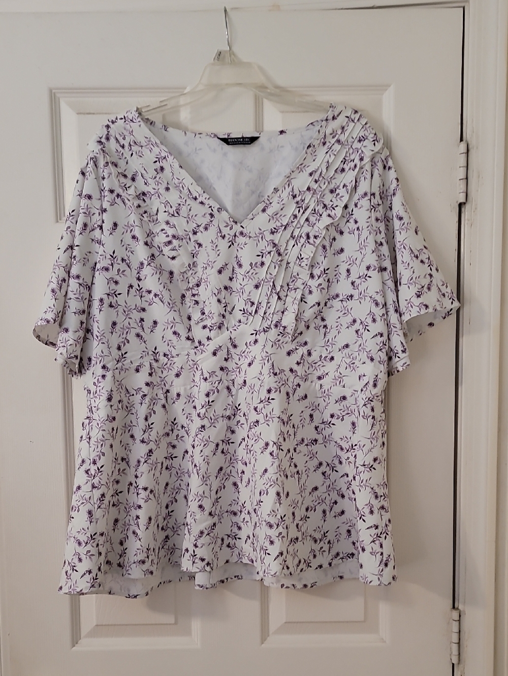 BloomChic White and Purple Floral V-Neck Blouse
